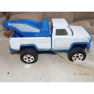 Vintage 1980s Buddy L tow truck